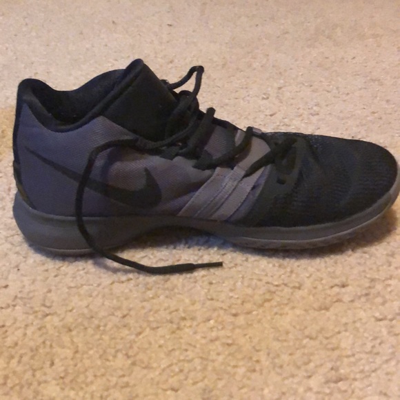 Nike Kyrie Flytraps - Picture 6 of 13